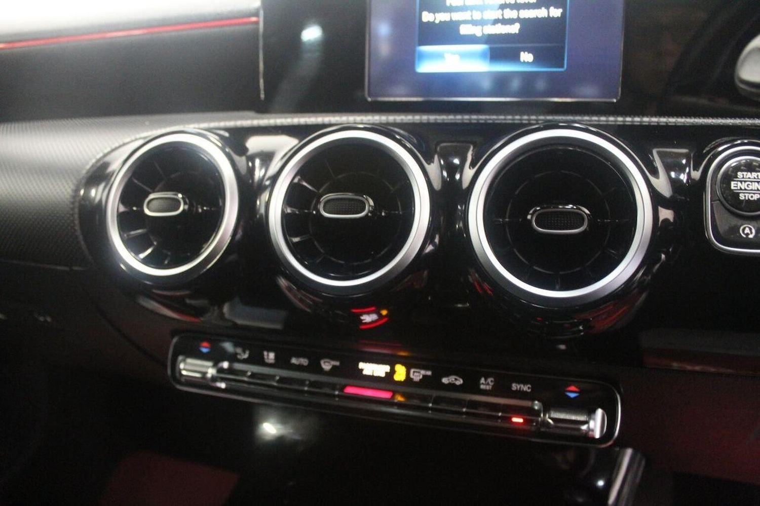 Used Mercedes-Benz A-Class 2018 for sale - 77937914: Photo 41