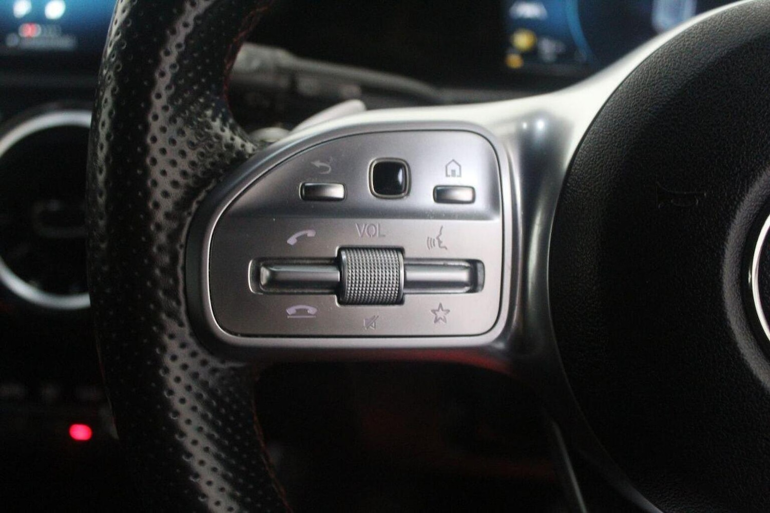 Used Mercedes-Benz A-Class 2018 for sale - 77937914: Photo 46