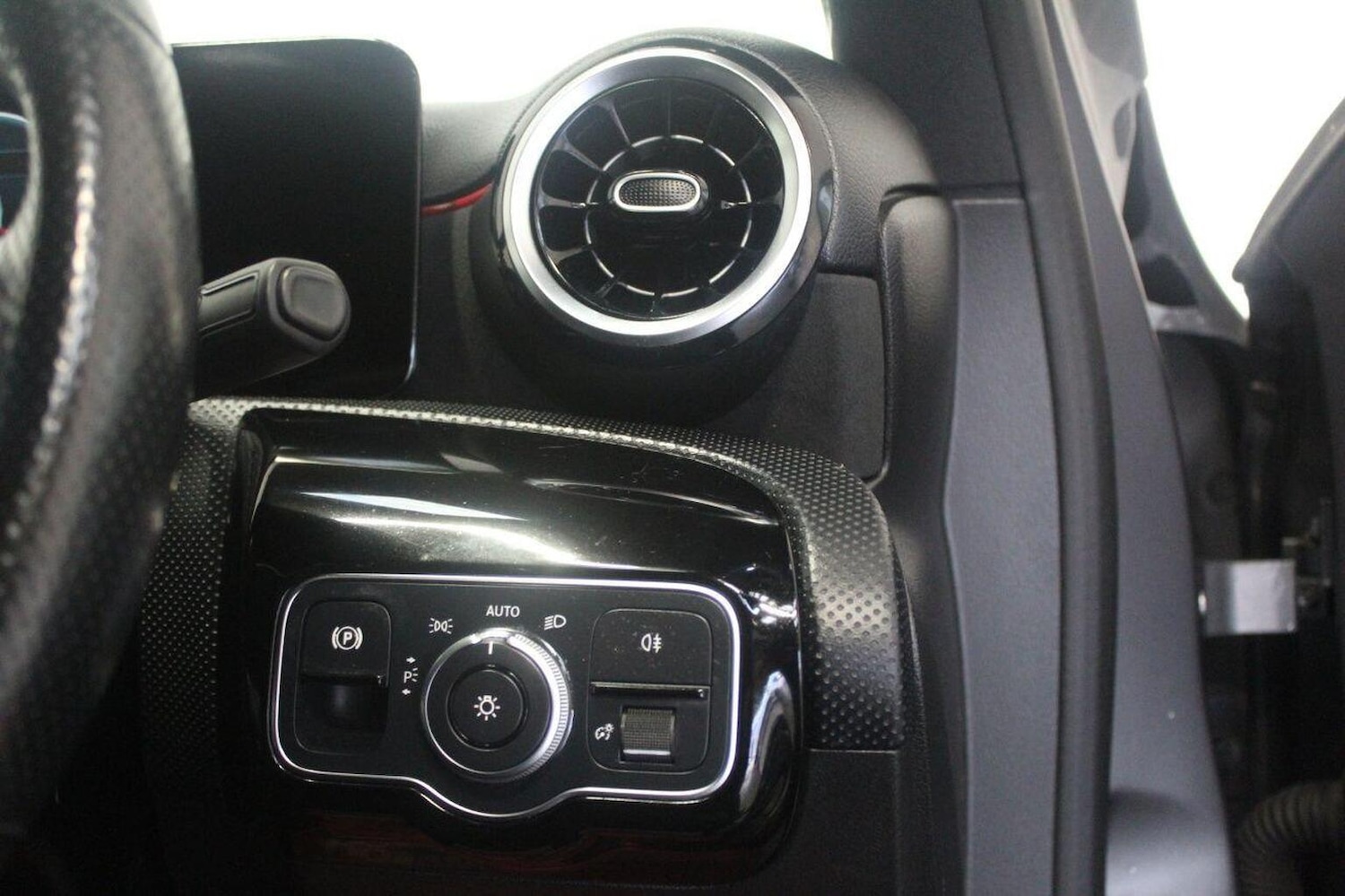 Used Mercedes-Benz A-Class 2018 for sale - 77937914: Photo 48