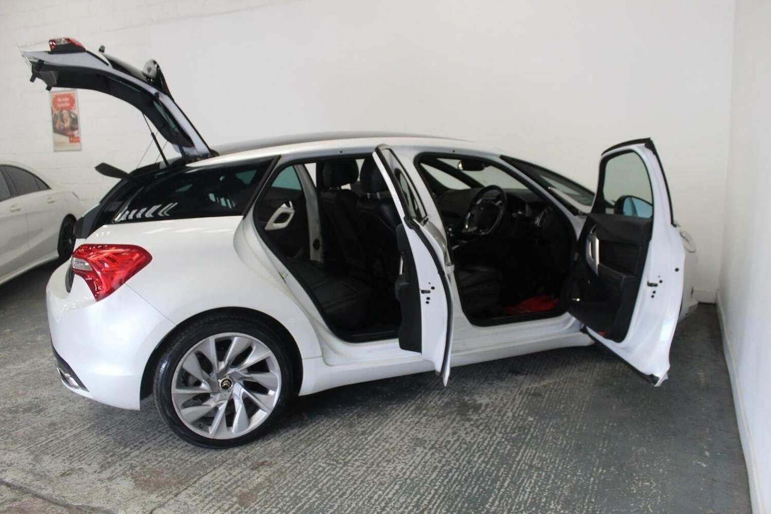 Used Citroen DS5 2013 for sale - 77937818: Photo 23