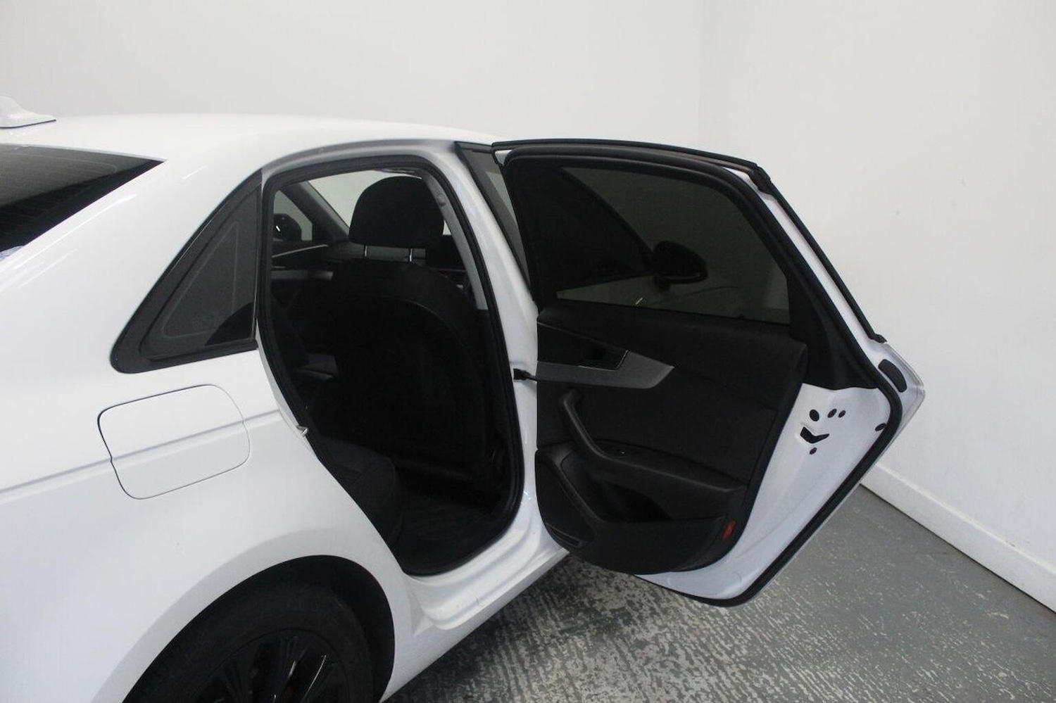 Used Audi A4 2016 for sale - 77314045: Photo 25