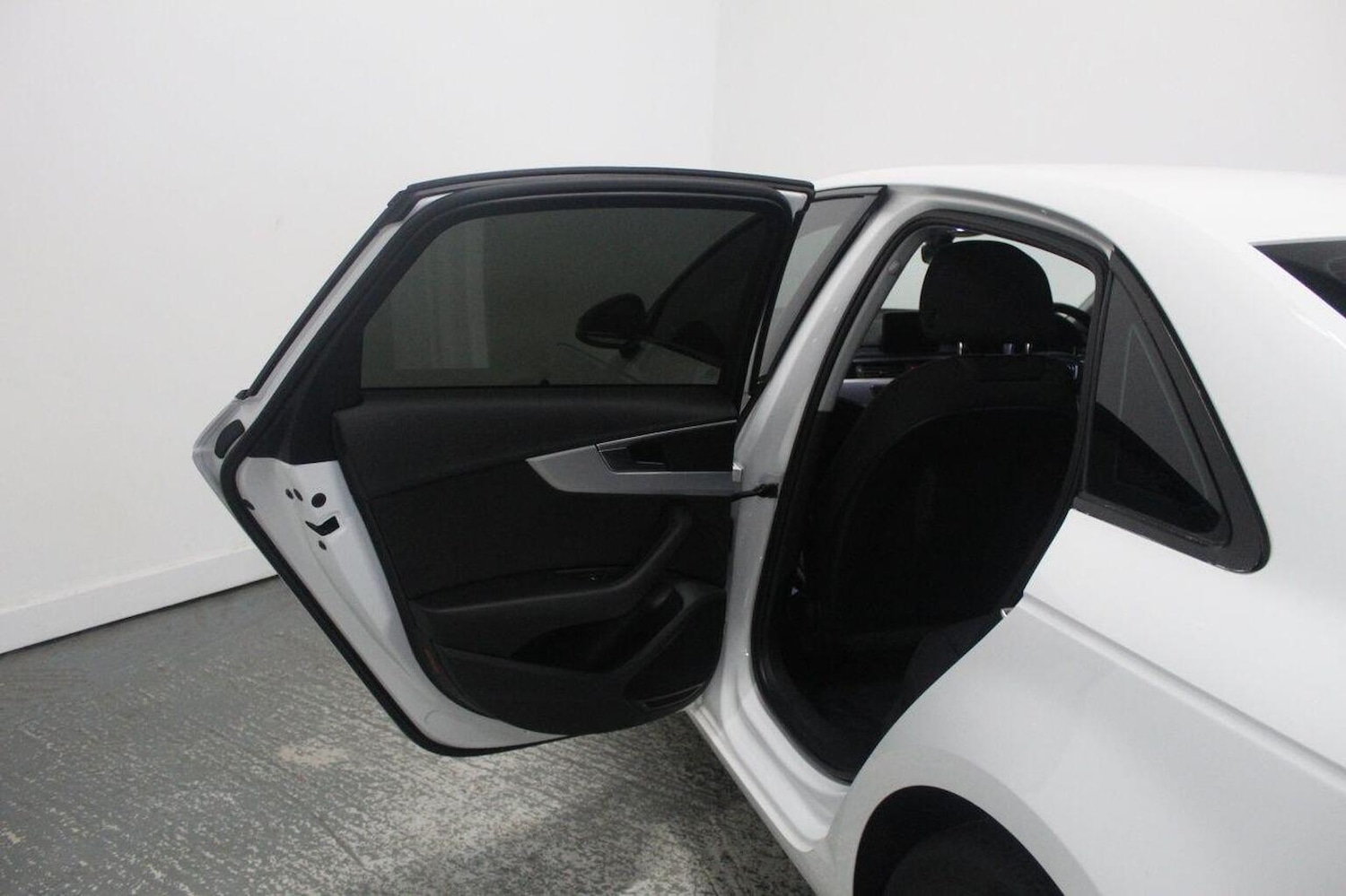 Used Audi A4 2016 for sale - 77314045: Photo 27