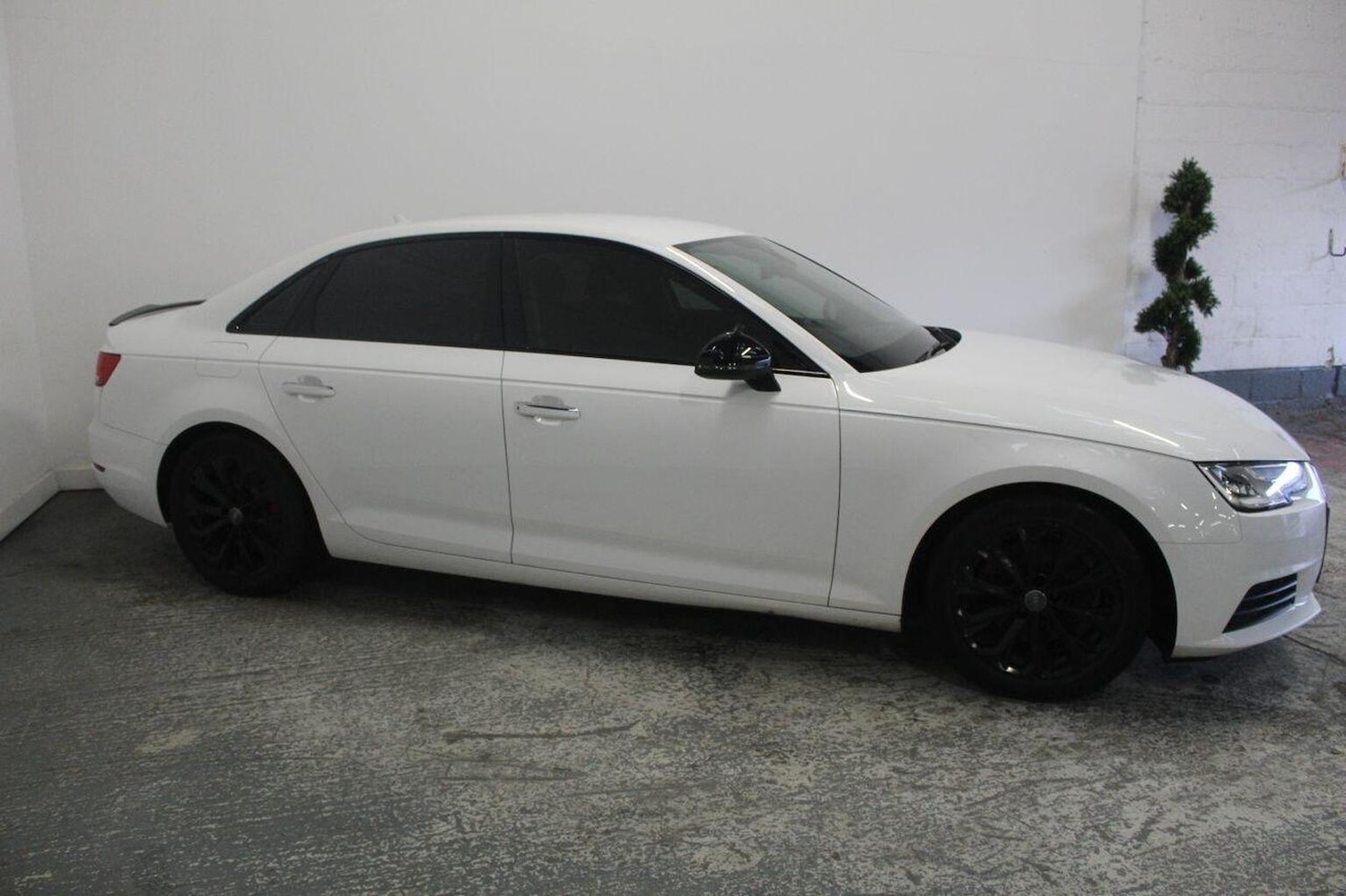 Used Audi A4 2016 for sale - 77314045: Photo 4