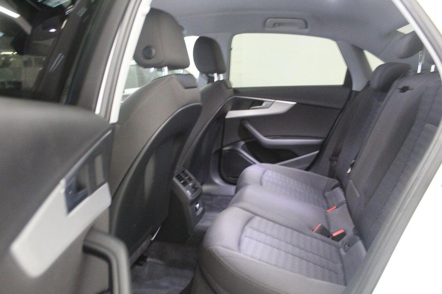 Used Audi A4 2016 for sale - 77314045: Photo 52