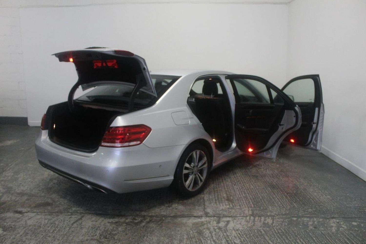 Used Mercedes-Benz E Class 2013 for sale - 77937844: Photo 22
