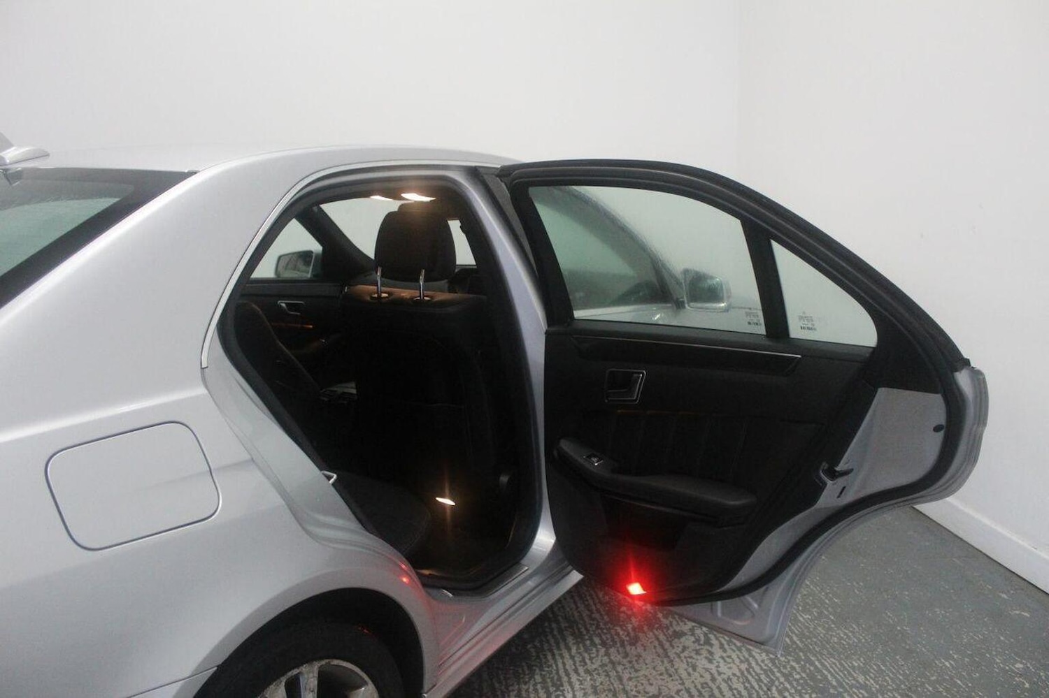 Used Mercedes-Benz E Class 2013 for sale - 77937844: Photo 26