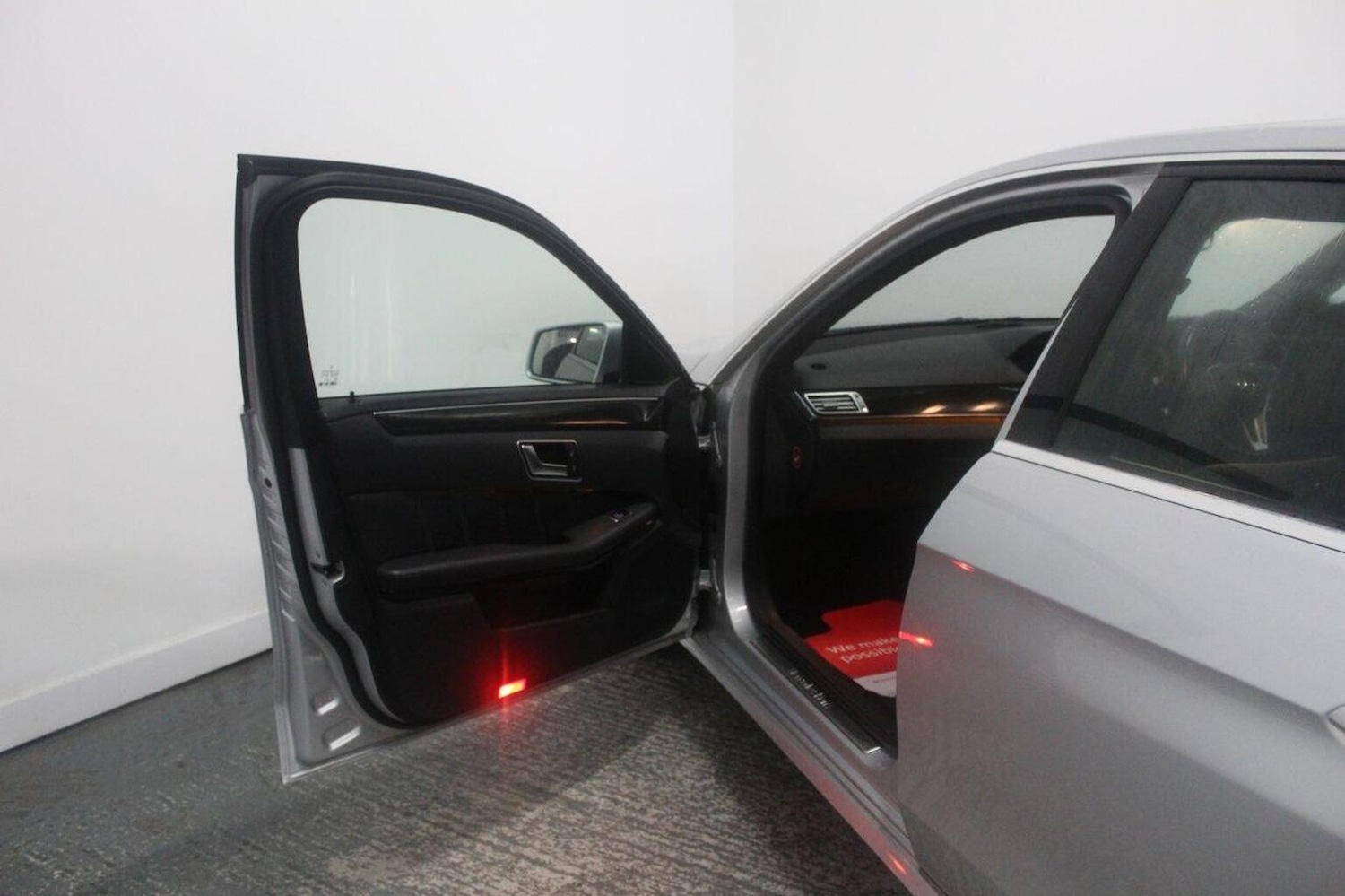 Used Mercedes-Benz E Class 2013 for sale - 77937844: Photo 27