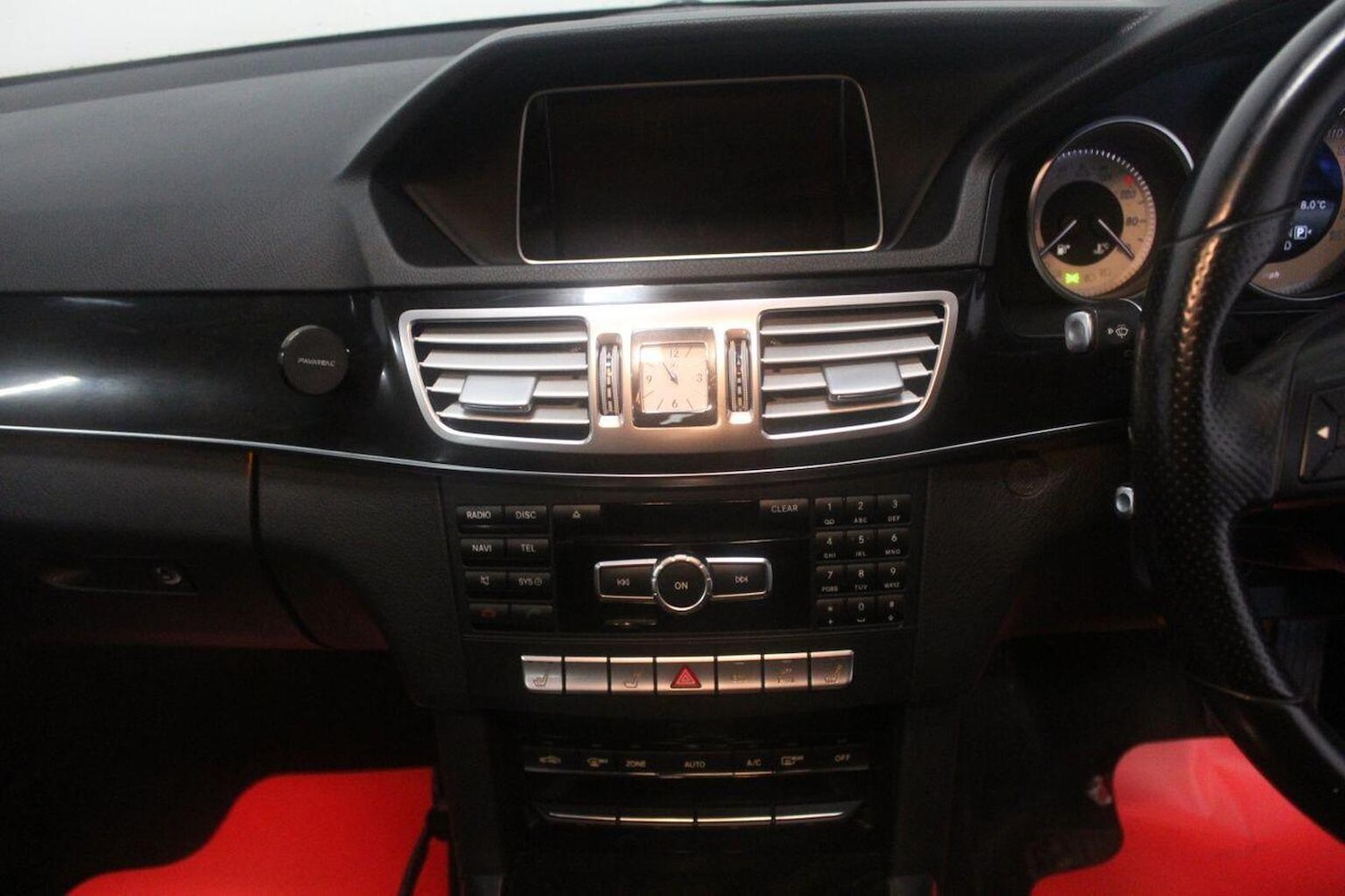 Used Mercedes-Benz E Class 2013 for sale - 77937844: Photo 33