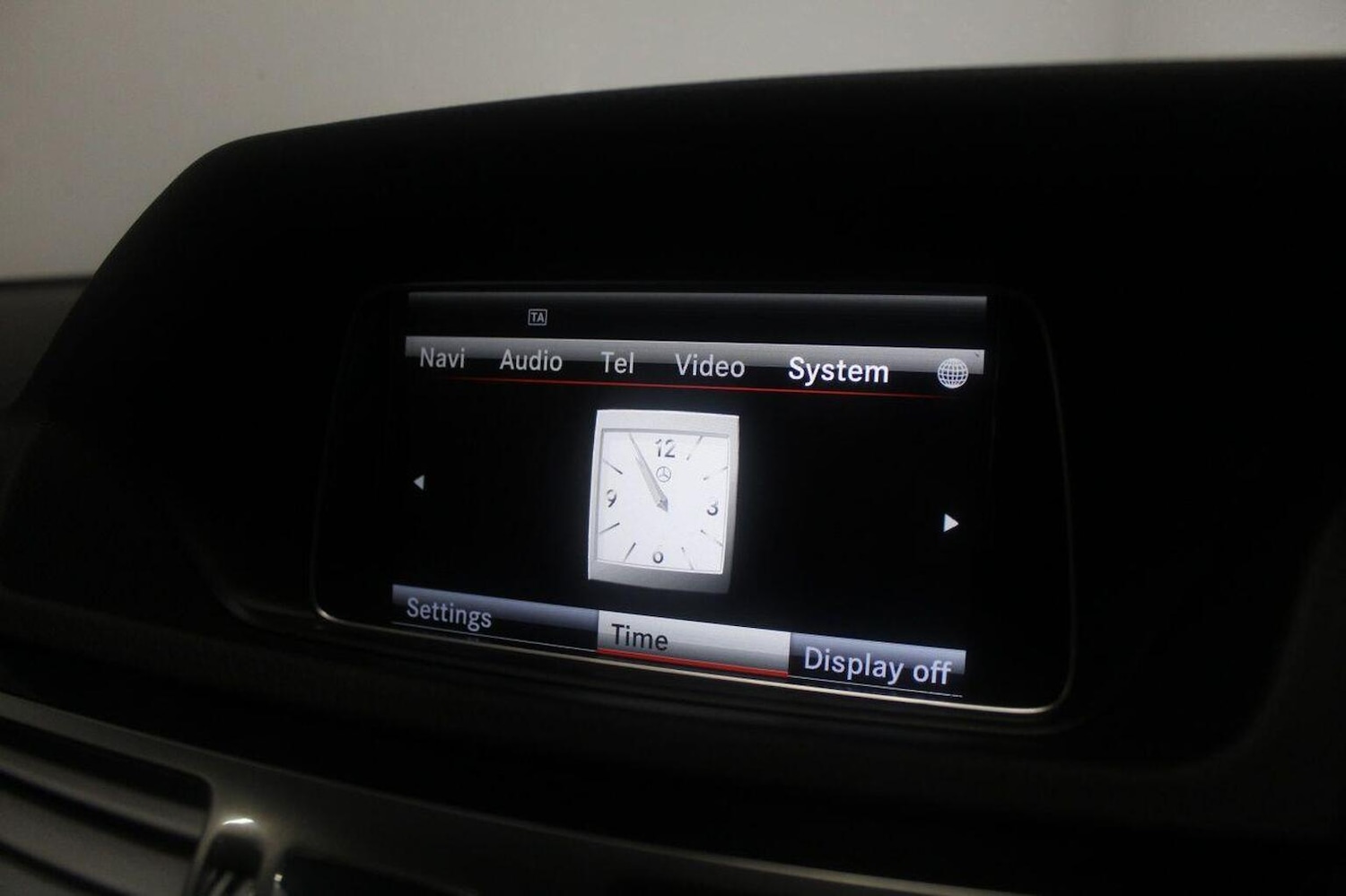 Used Mercedes-Benz E Class 2013 for sale - 77937844: Photo 34