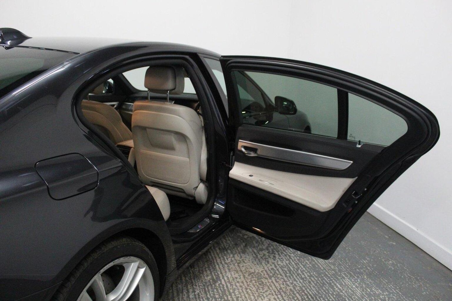 Used BMW 7 Series 2013 for sale - 76911170: Photo 25