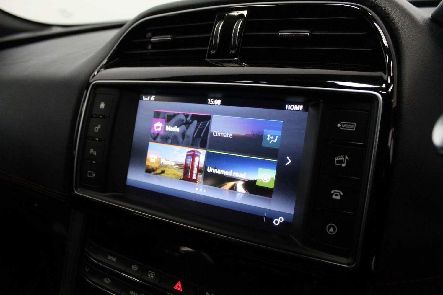 Used Jaguar F-Pace 2016 for sale - 77937926: Photo 37