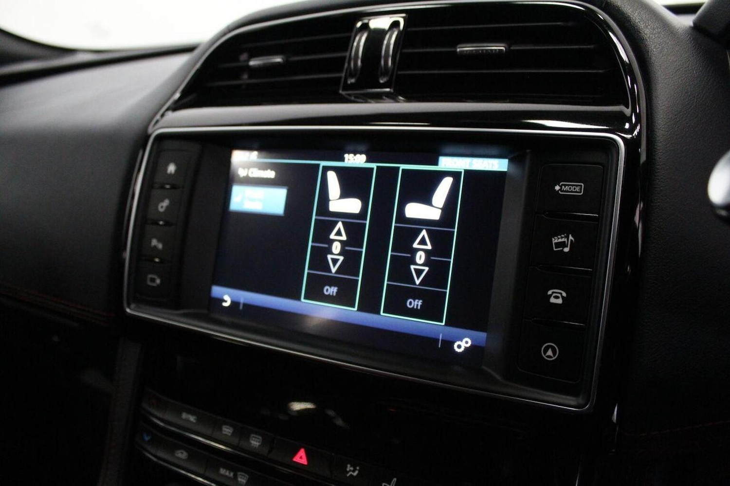 Used Jaguar F-Pace 2016 for sale - 77937926: Photo 42