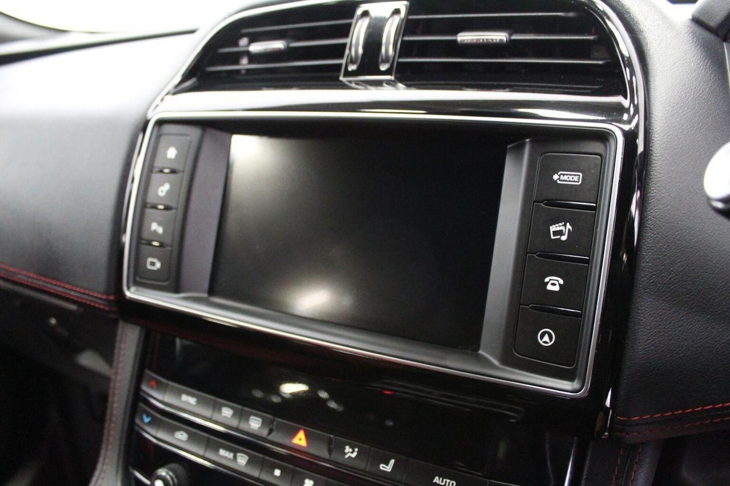 Used Jaguar F-Pace 2016 for sale - 77937926: Photo 45