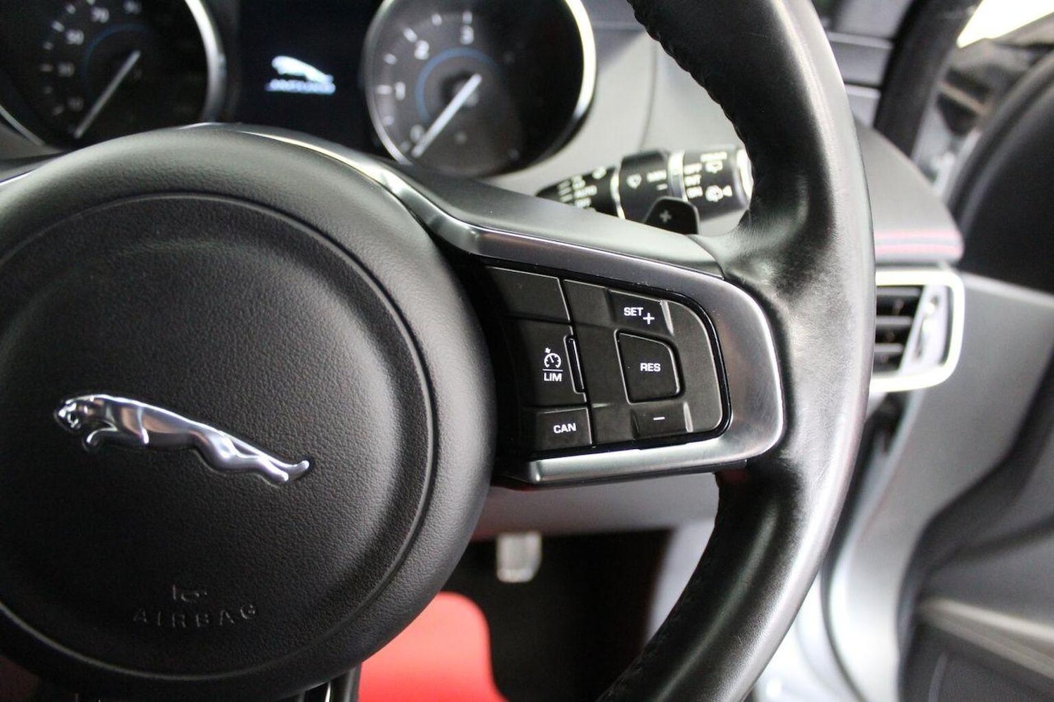 Used Jaguar F-Pace 2016 for sale - 77937926: Photo 52