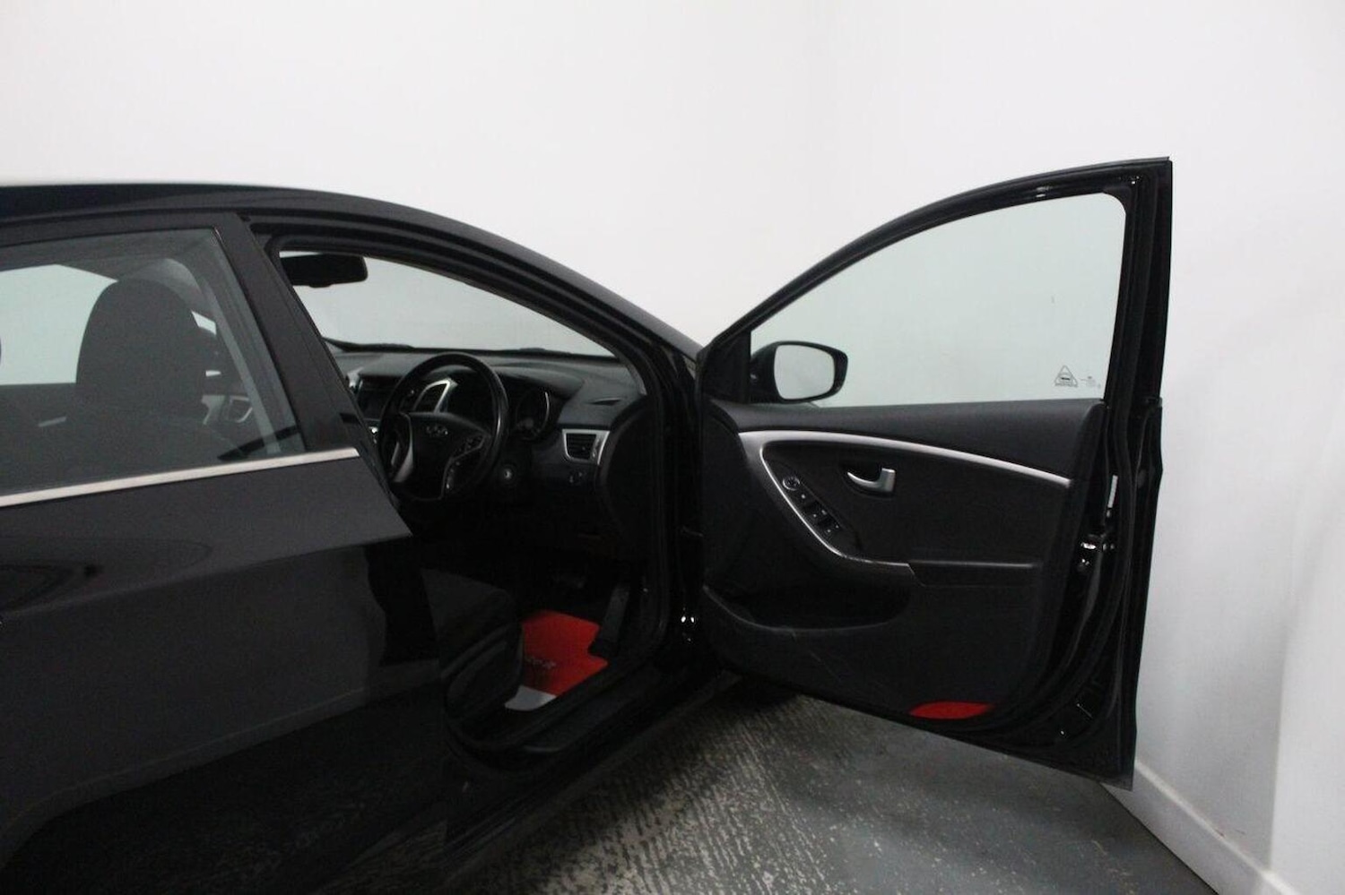 Used Hyundai i30 2015 for sale - 76559937: Photo 24