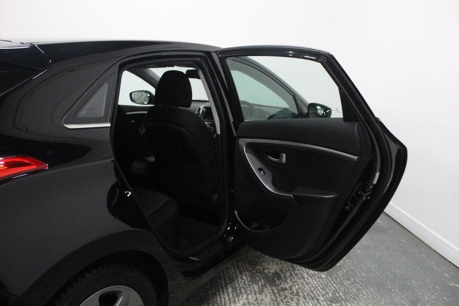 Used Hyundai i30 2015 for sale - 76559937: Photo 25