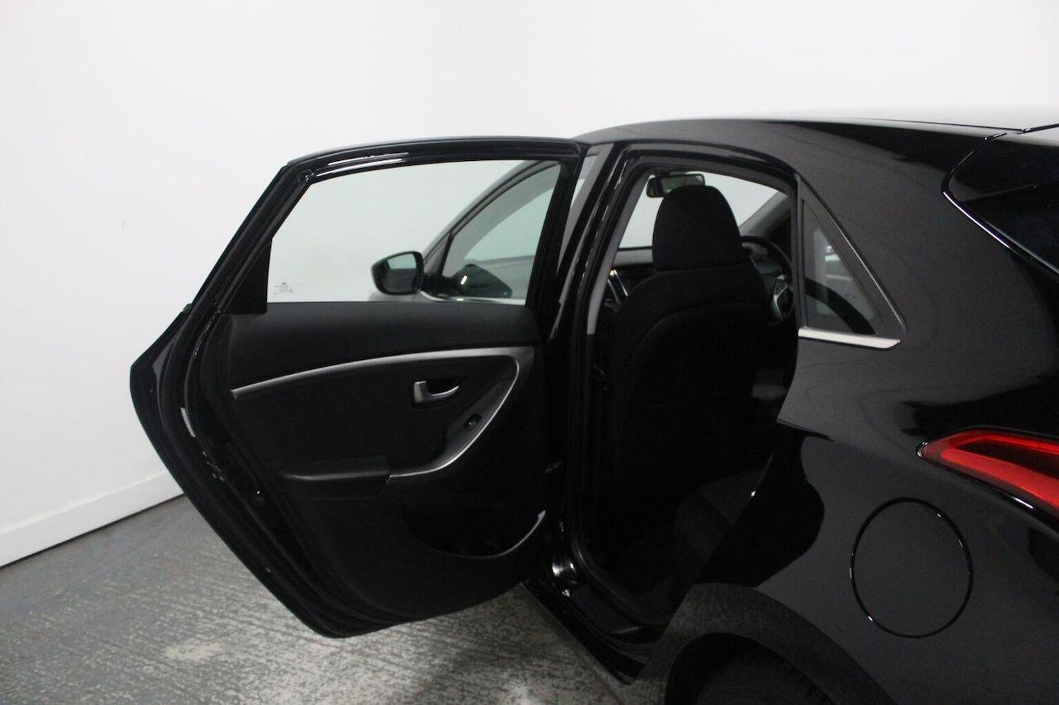 Used Hyundai i30 2015 for sale - 76559937: Photo 27