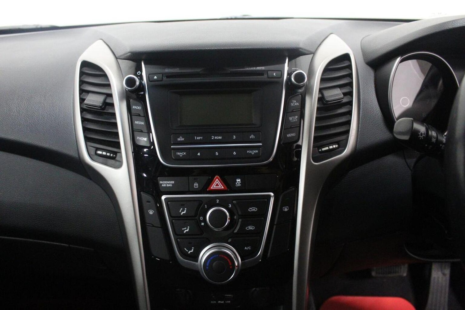 Used Hyundai i30 2015 for sale - 76559937: Photo 32