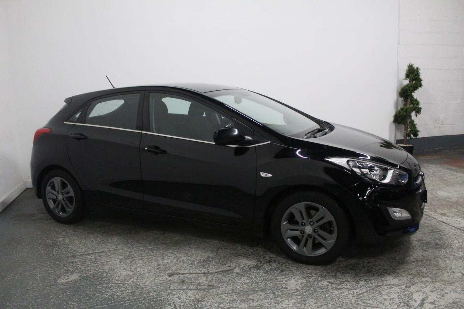 Used Hyundai i30 2015 for sale - 76559937: Photo 4