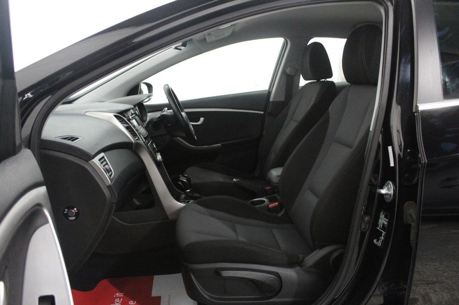 Used Hyundai i30 2015 for sale - 76559937: Photo 48