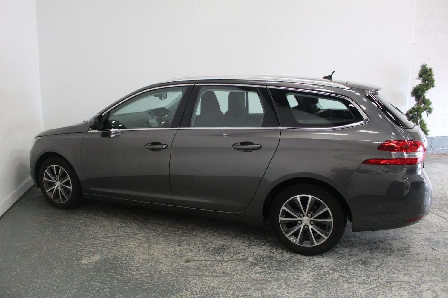 Used Peugeot 308 SW 2017 for sale - 75994752: Photo 10