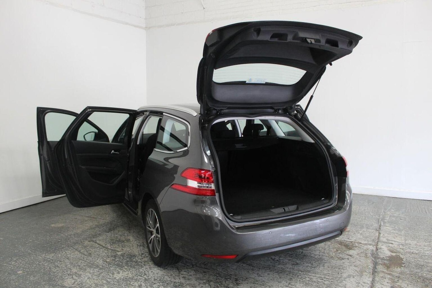 Used Peugeot 308 SW 2017 for sale - 75994752: Photo 21