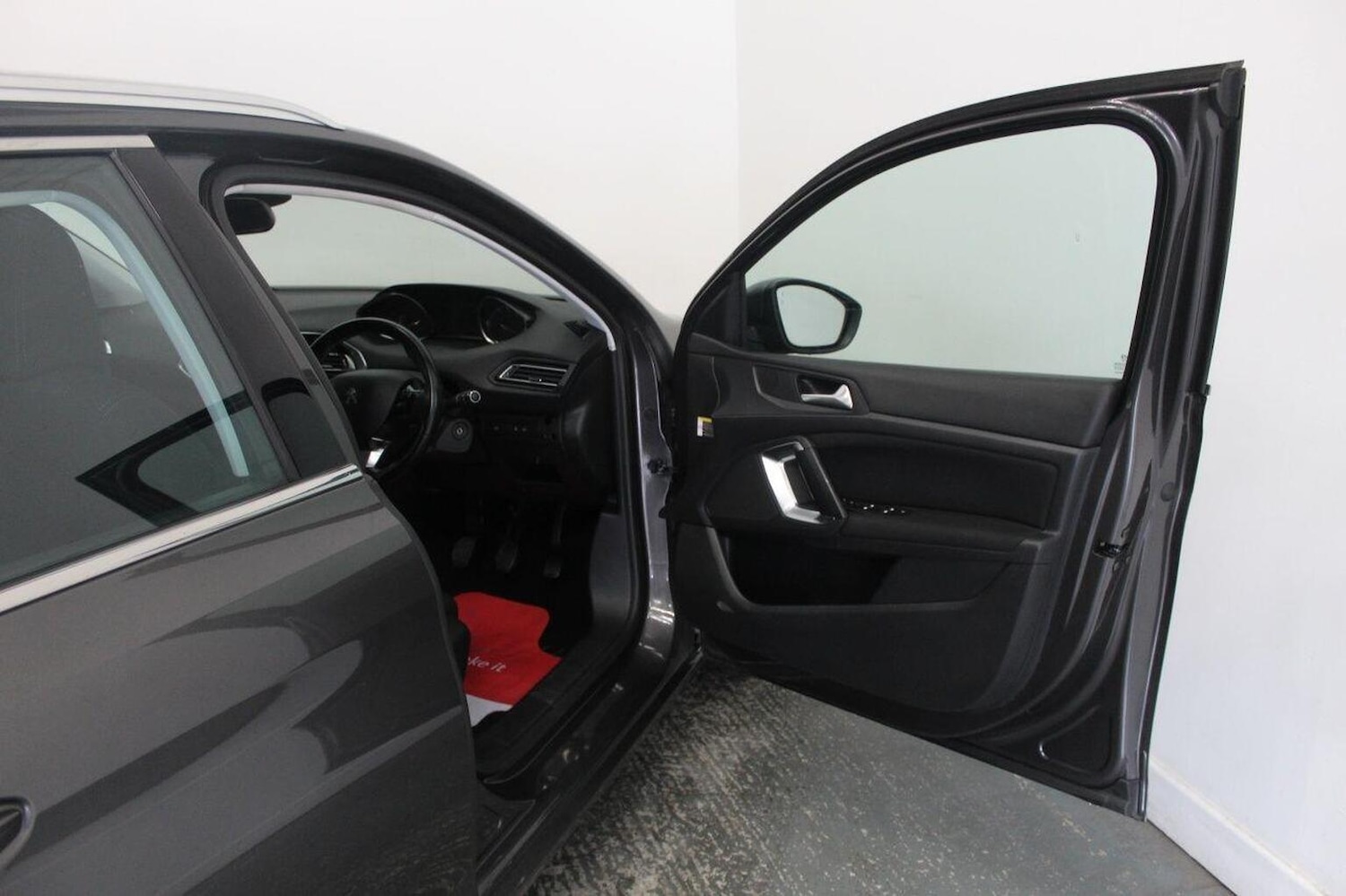 Used Peugeot 308 SW 2017 for sale - 75994752: Photo 25