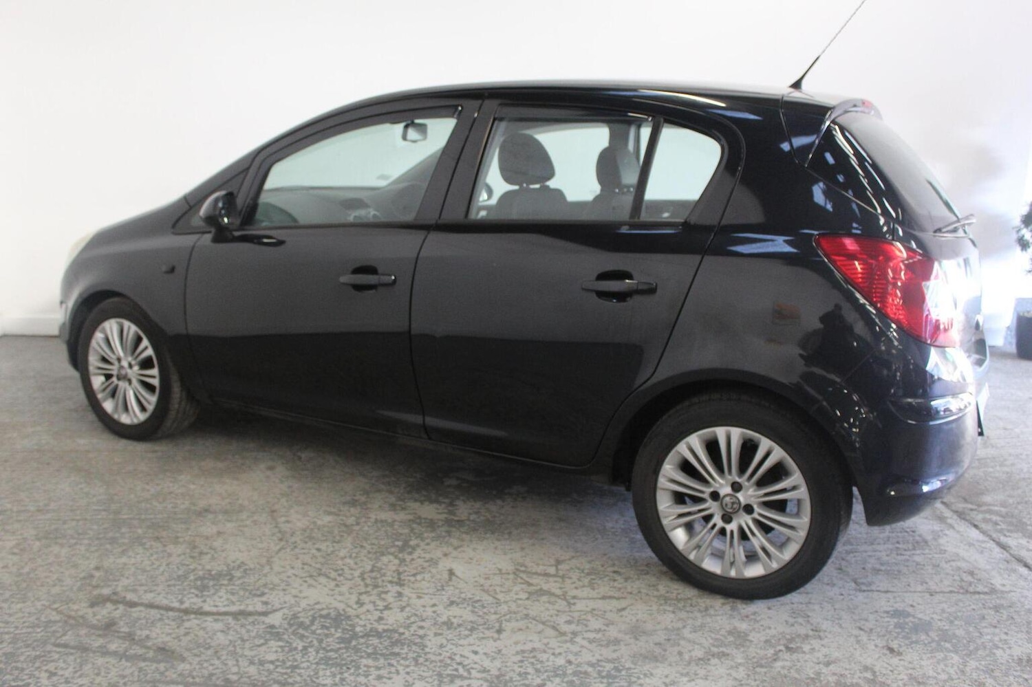 Used Vauxhall Corsa 2012 for sale - 77938177: Photo 10