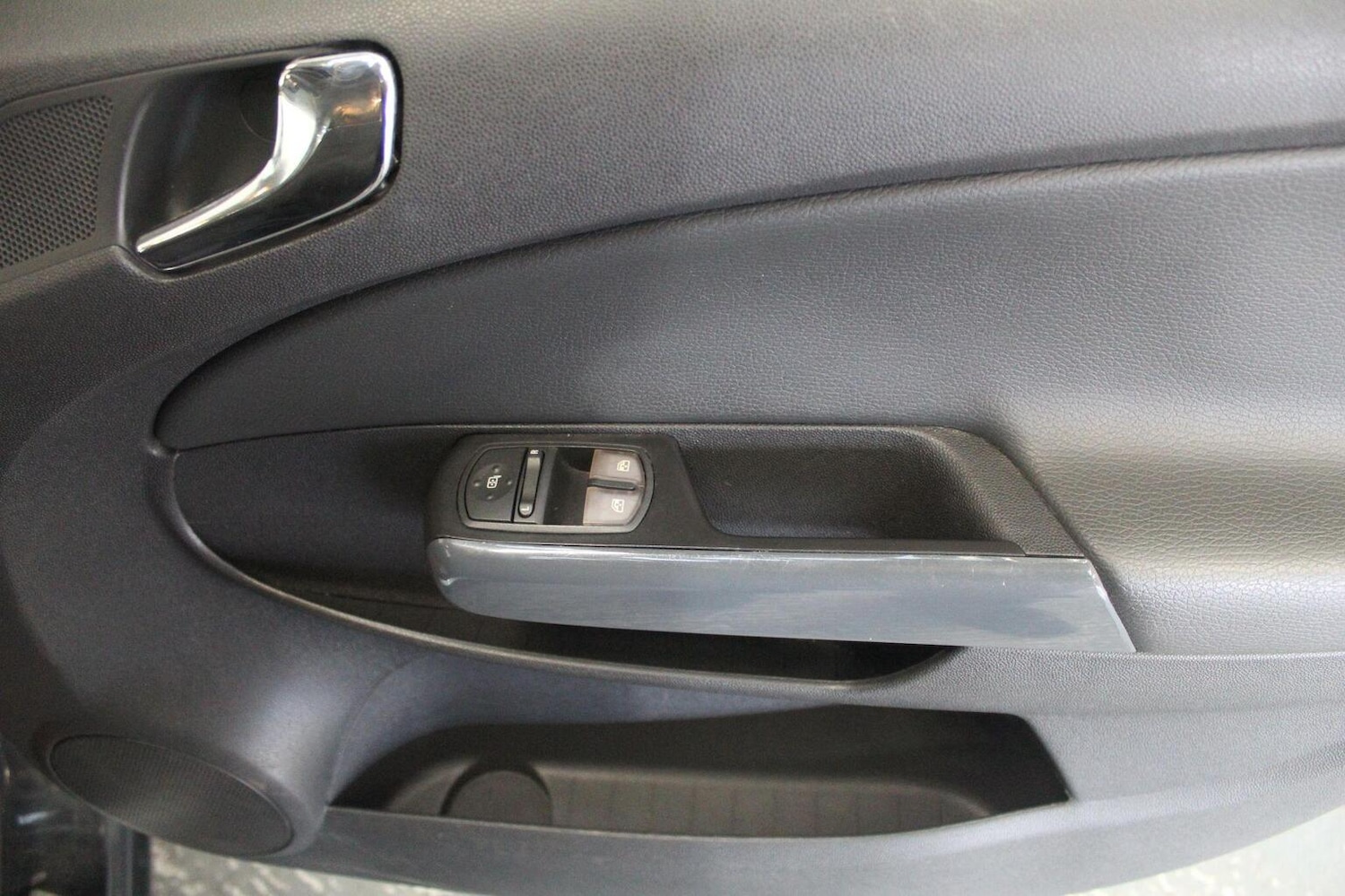 Used Vauxhall Corsa 2012 for sale - 77938177: Photo 41