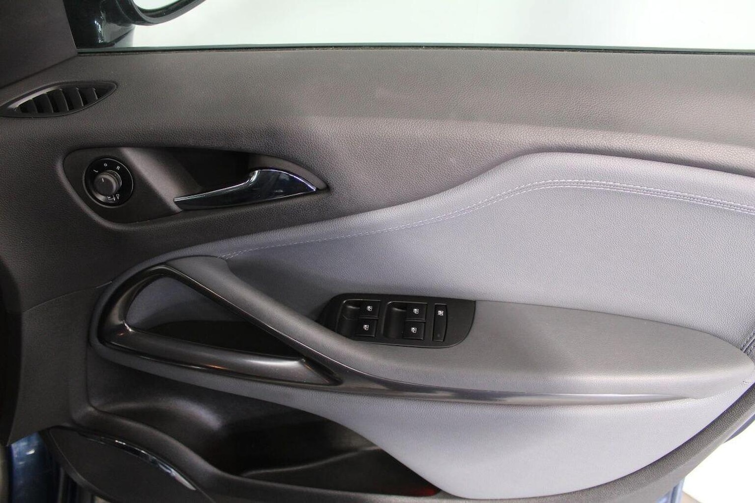 Used Vauxhall Zafira 2012 for sale - 77937973: Photo 50