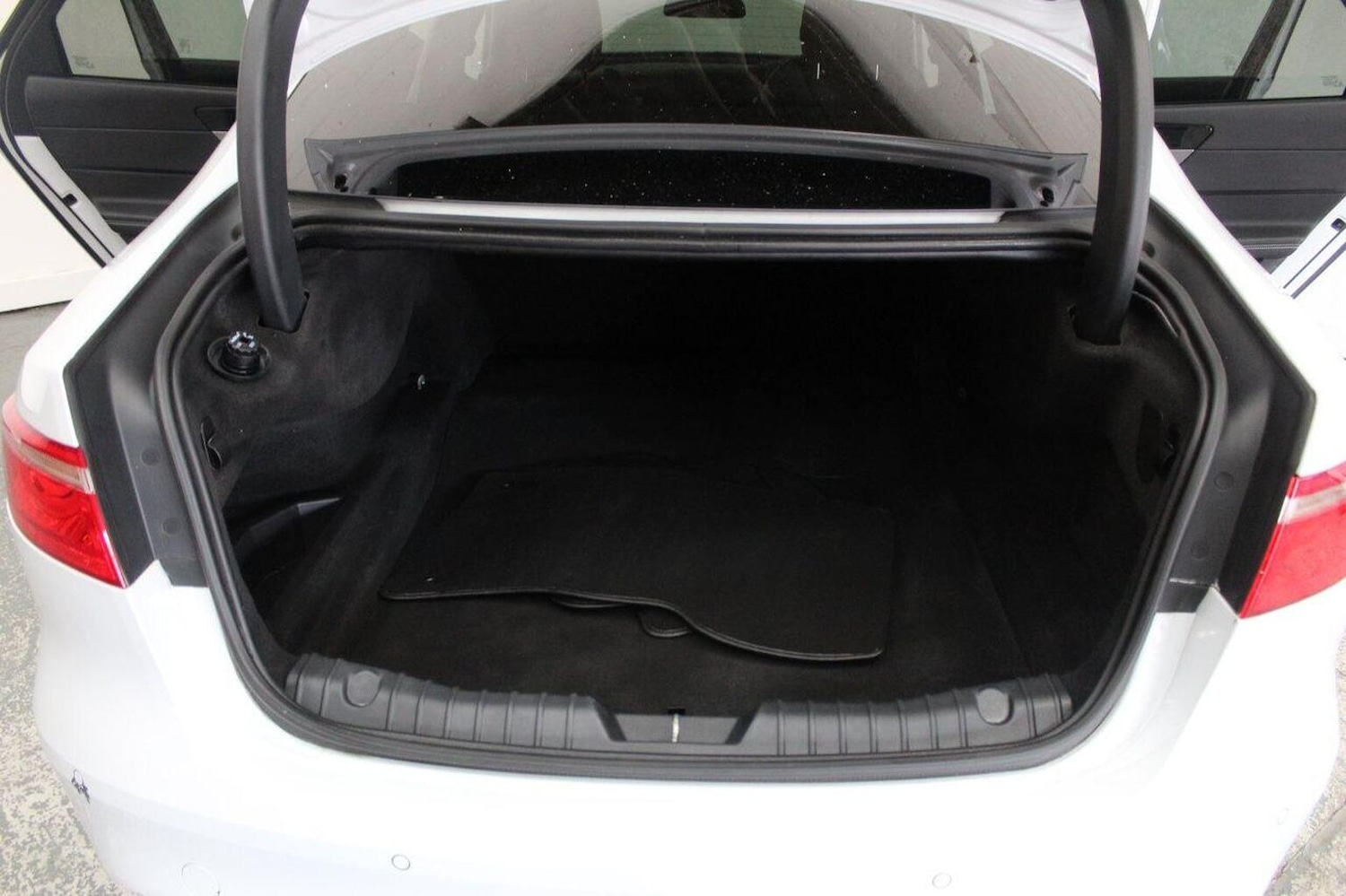 Used Jaguar XF 2015 for sale - 77937775: Photo 24