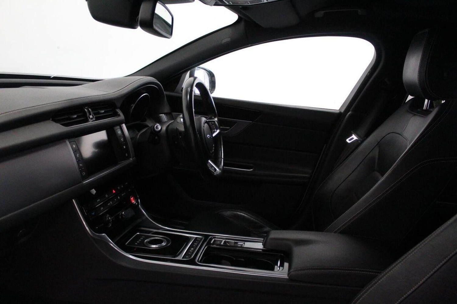 Used Jaguar XF 2015 for sale - 77937775: Photo 51