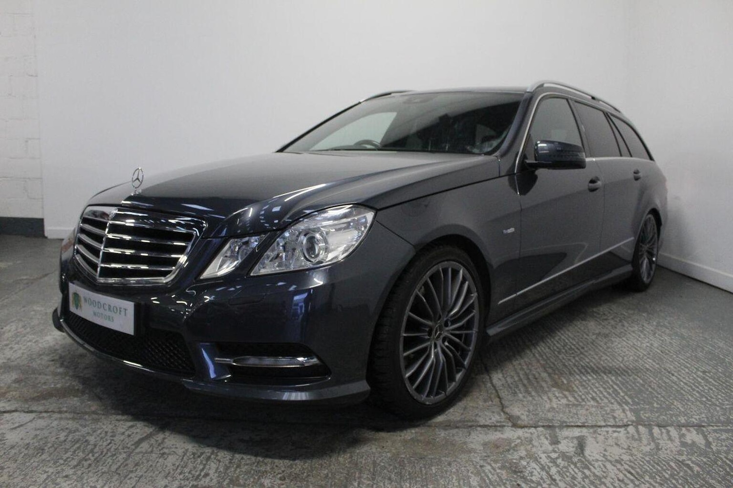 Used Mercedes-Benz E Class 2012 for sale - 77937895: Photo 2