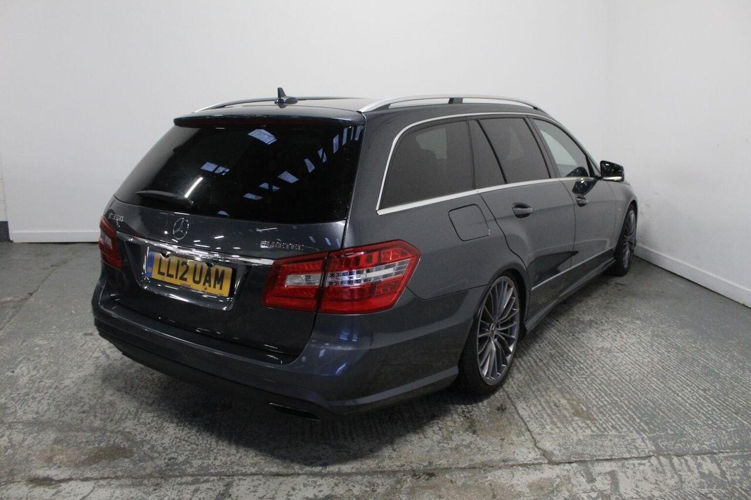 Used Mercedes-Benz E Class 2012 for sale - 77937895: Photo 8