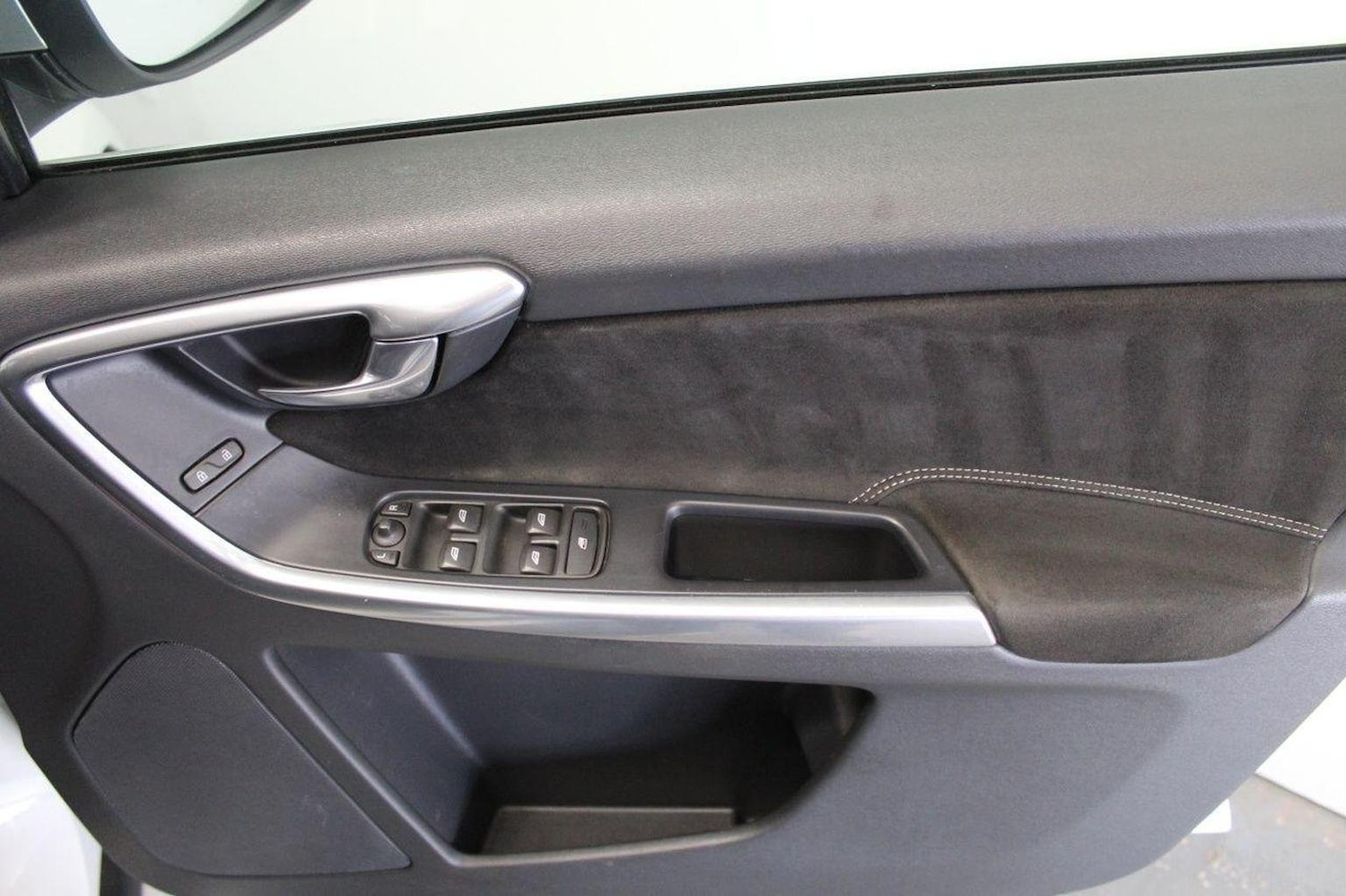 Used Volvo XC60 2015 for sale - 76120225: Photo 47