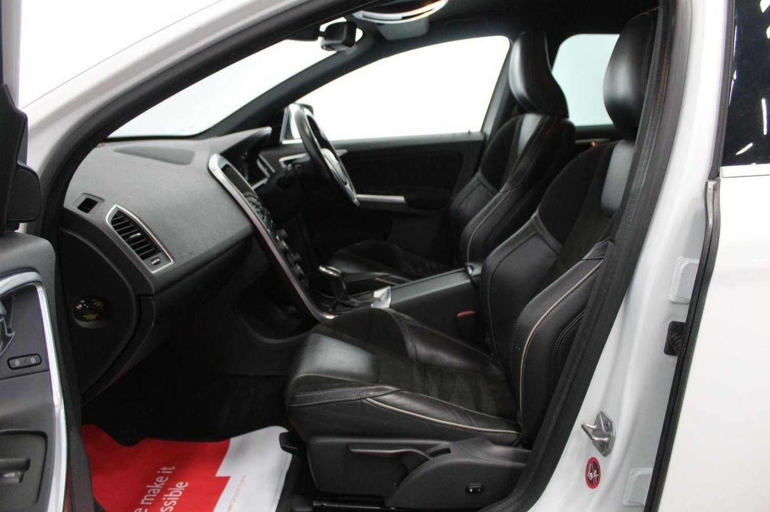 Used Volvo XC60 2015 for sale - 76120225: Photo 49