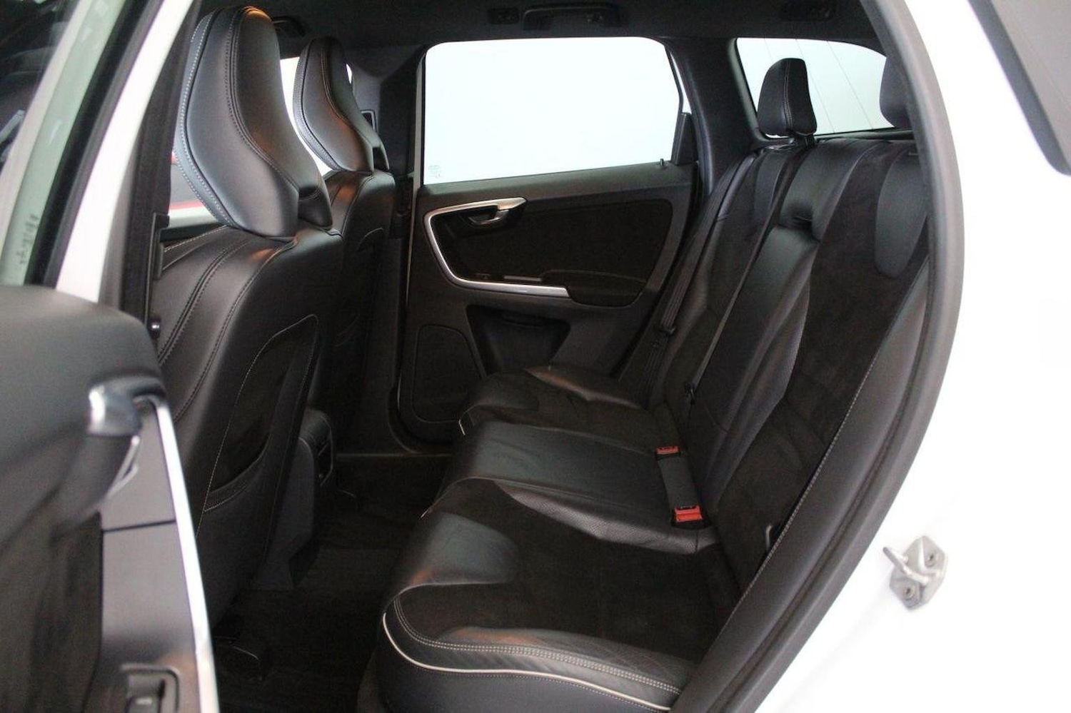 Used Volvo XC60 2015 for sale - 76120225: Photo 51
