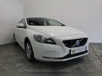 Used Volvo V40 2015 for sale - 76957881: Photo