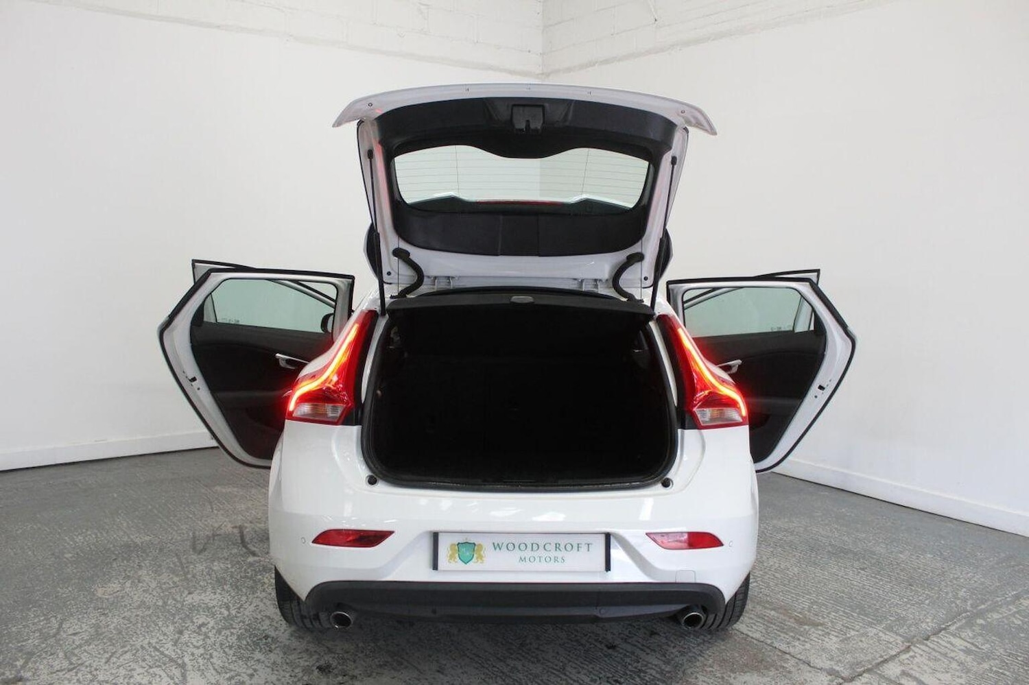 Used Volvo V40 2015 for sale - 76957881: Photo 22