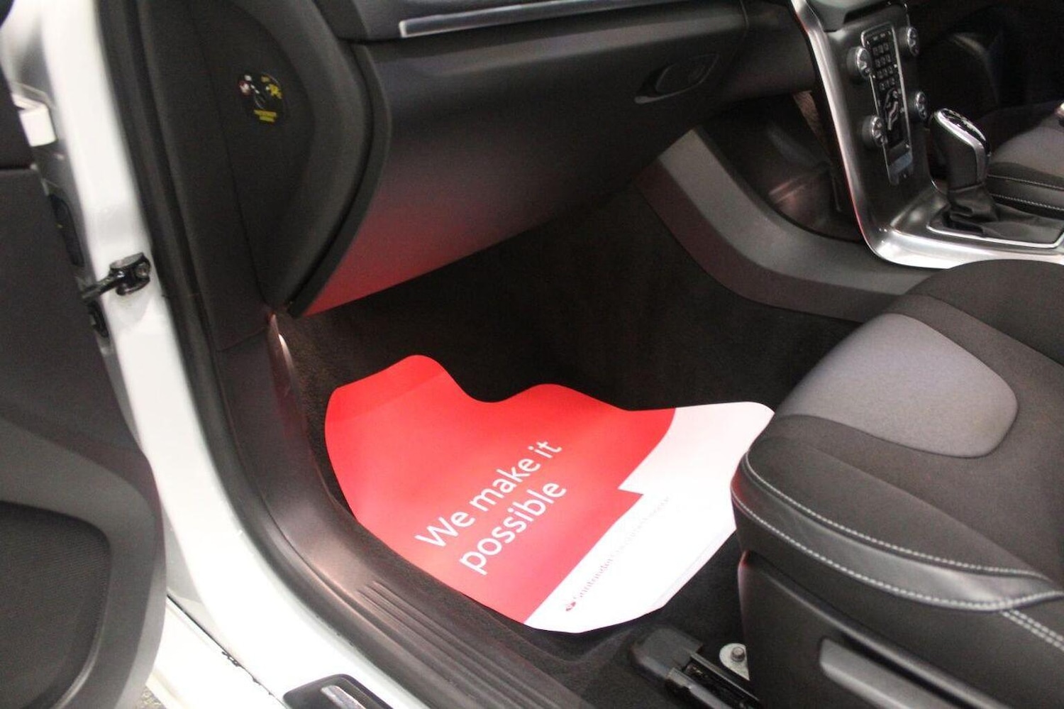 Used Volvo V40 2015 for sale - 76957881: Photo 32