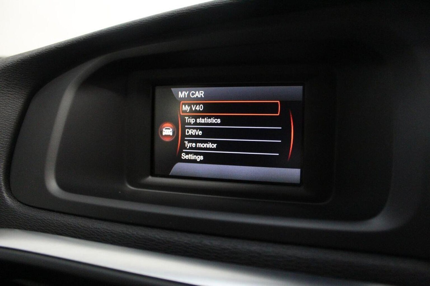 Used Volvo V40 2015 for sale - 76957881: Photo 35