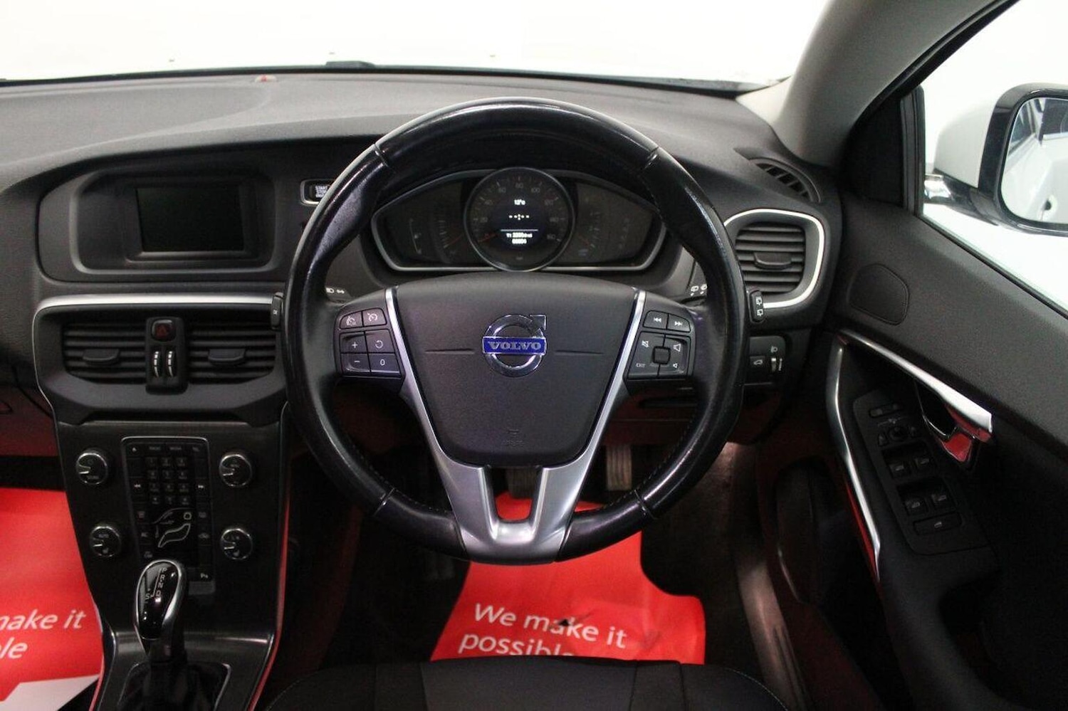 Used Volvo V40 2015 for sale - 76957881: Photo 42