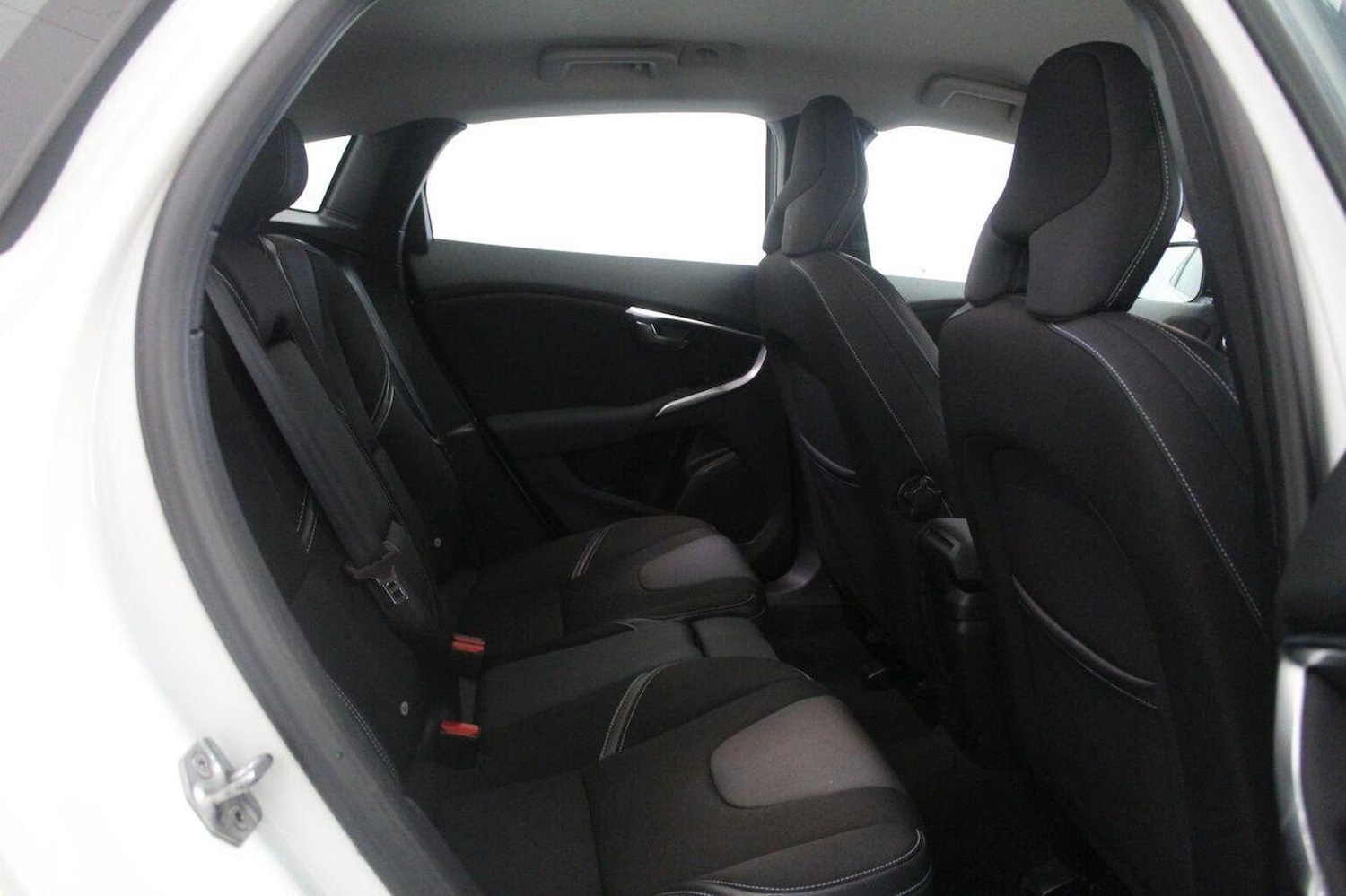 Used Volvo V40 2015 for sale - 76957881: Photo 51