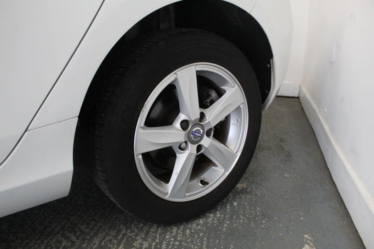 Used Volvo V40 2015 for sale - 76957881: Photo 55