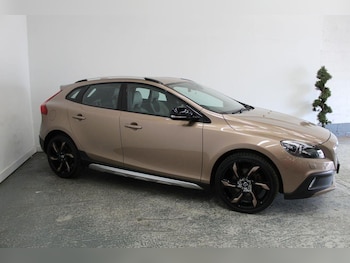 Used Volvo V40 Cross Country 2013 for sale - 75740414: Photo