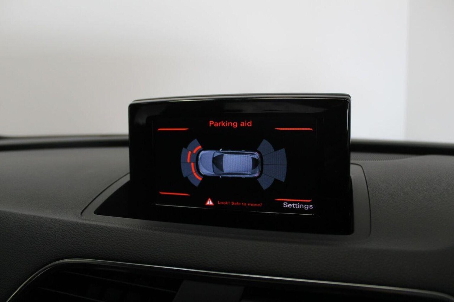 Used Audi Q3 2015 for sale - 75746725: Photo 35