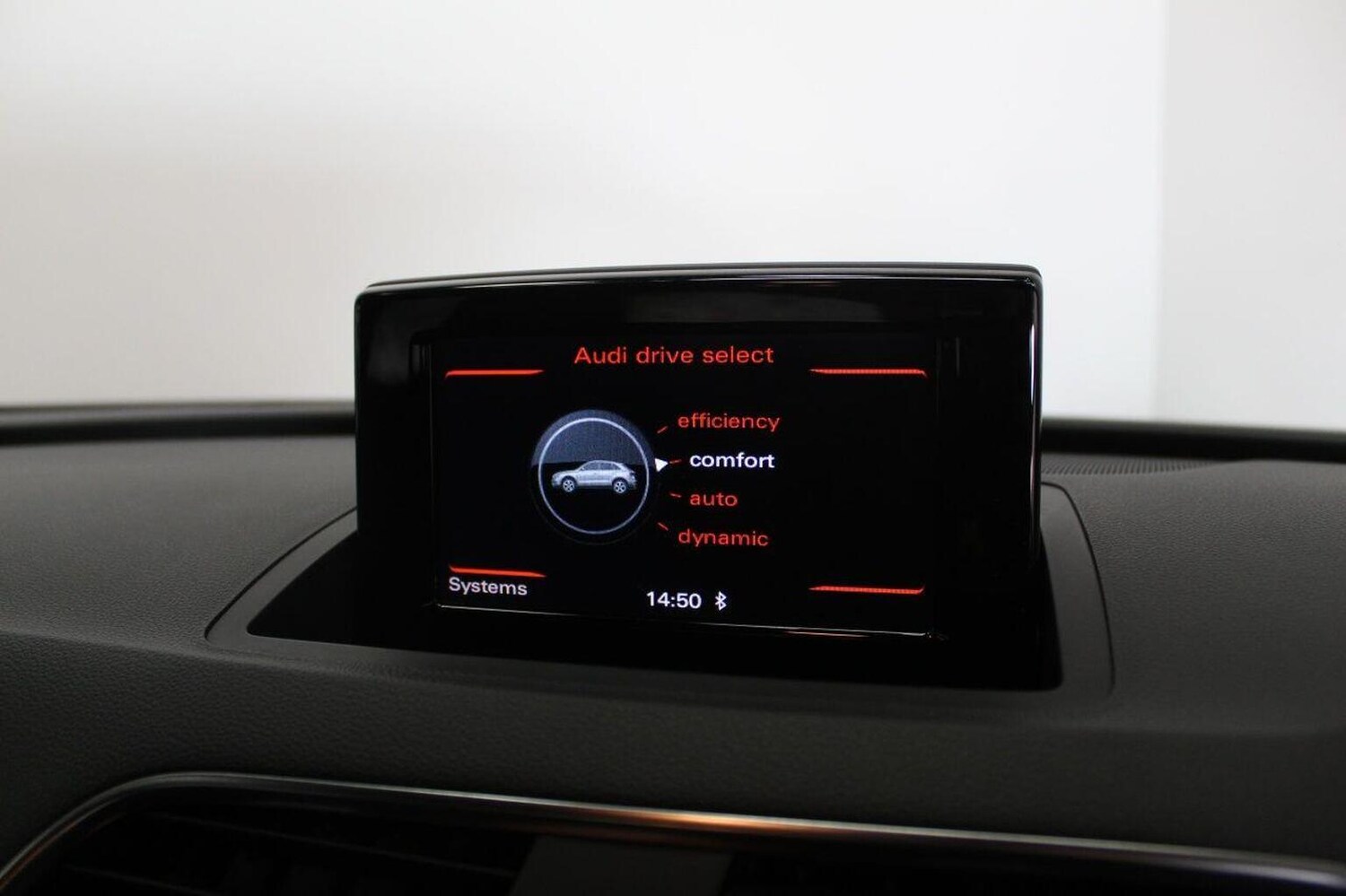 Used Audi Q3 2015 for sale - 75746725: Photo 38