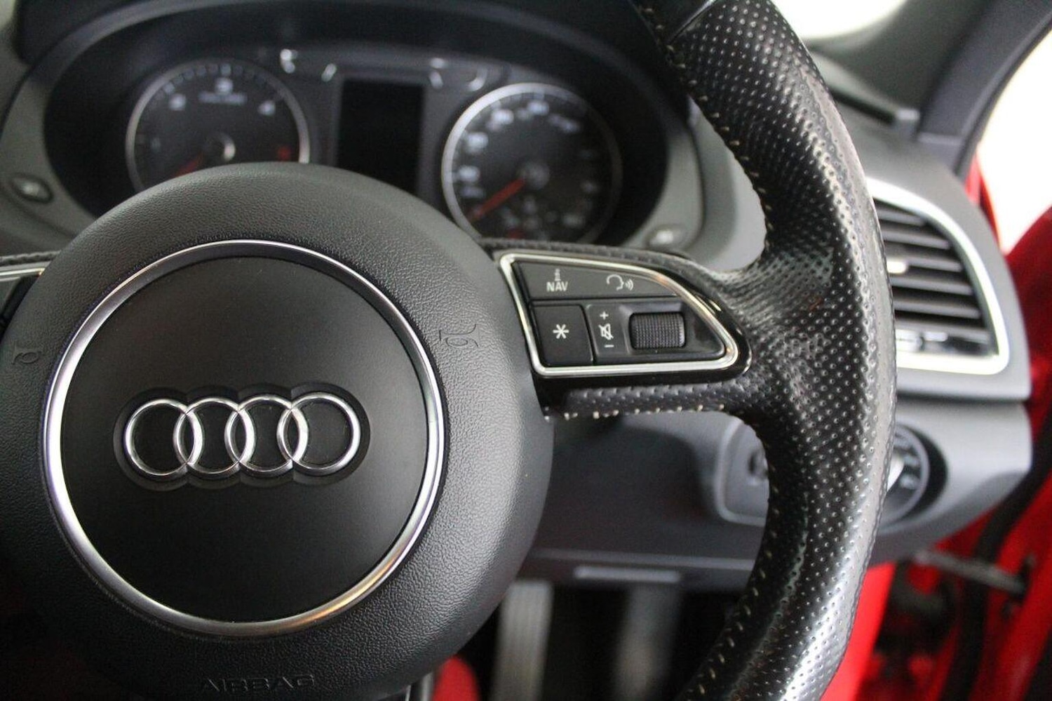 Used Audi Q3 2015 for sale - 75746725: Photo 47