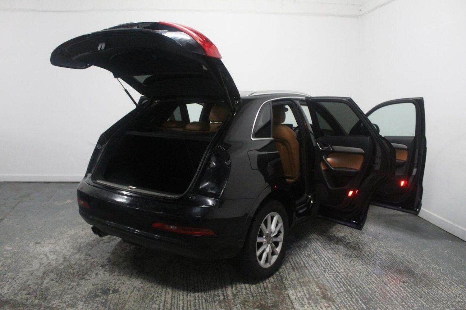 Used Audi Q3 2013 for sale - 77089810: Photo 24