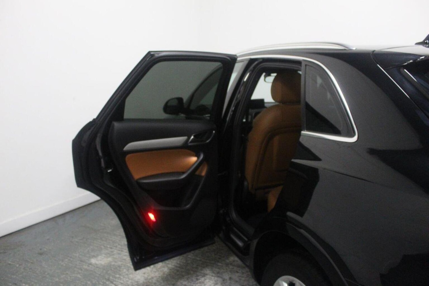 Used Audi Q3 2013 for sale - 77089810: Photo 30